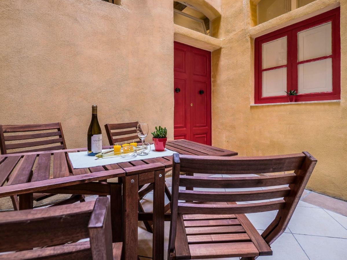 Valletta Main Street Apartment Exterior photo