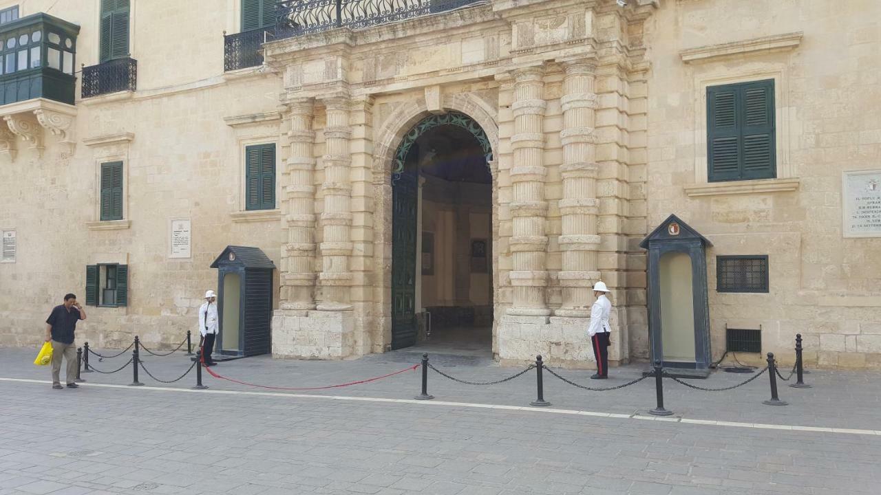Valletta Main Street Apartment Exterior photo